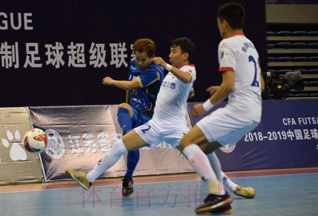 五超联赛赛会制镇江站首日结束 逆境中的不放弃更显珍贵